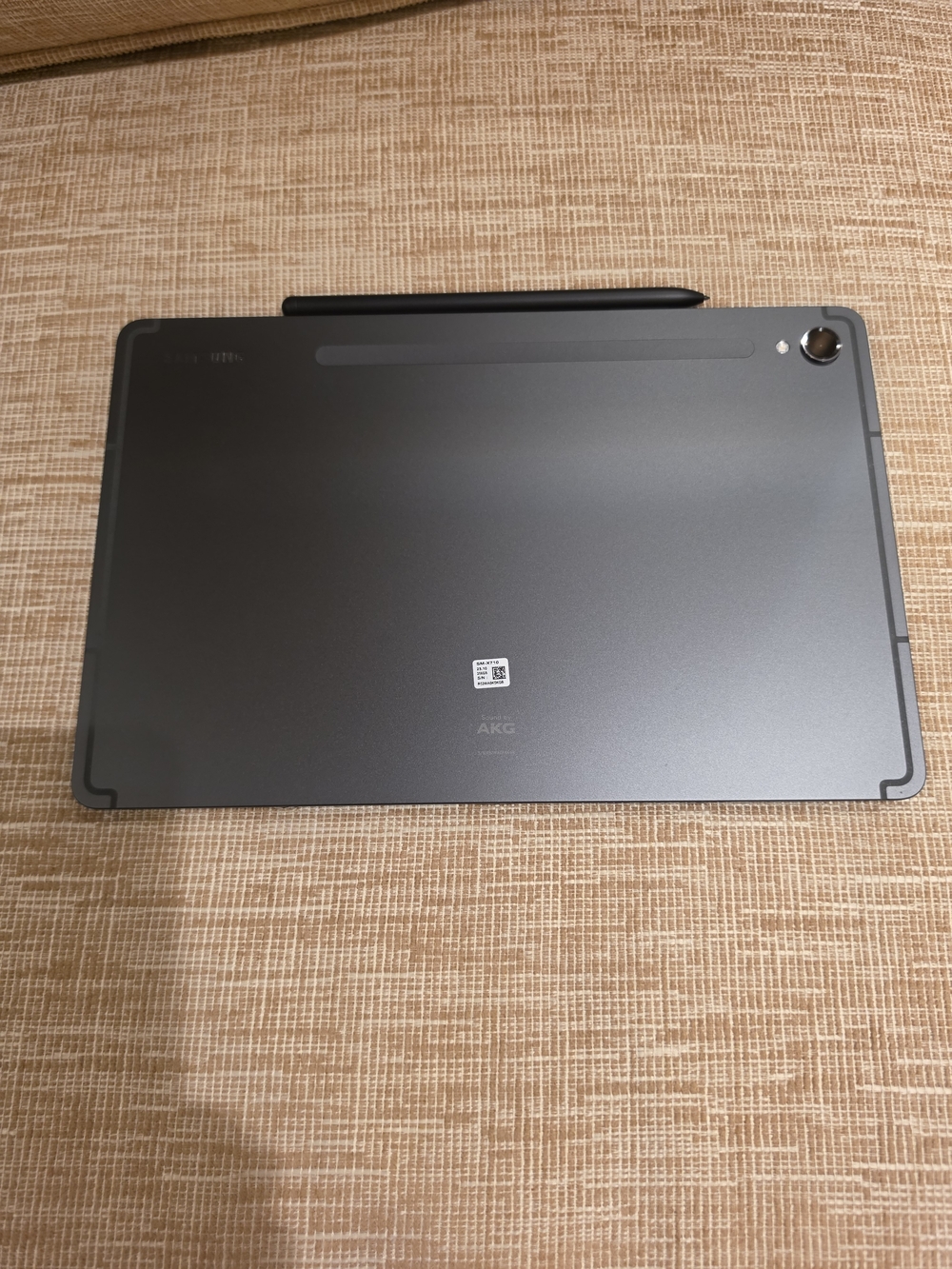 Samsung Galaxy Tab S9 FE 10.9" Tablet — Gray and Black - Picture 4 of 5
